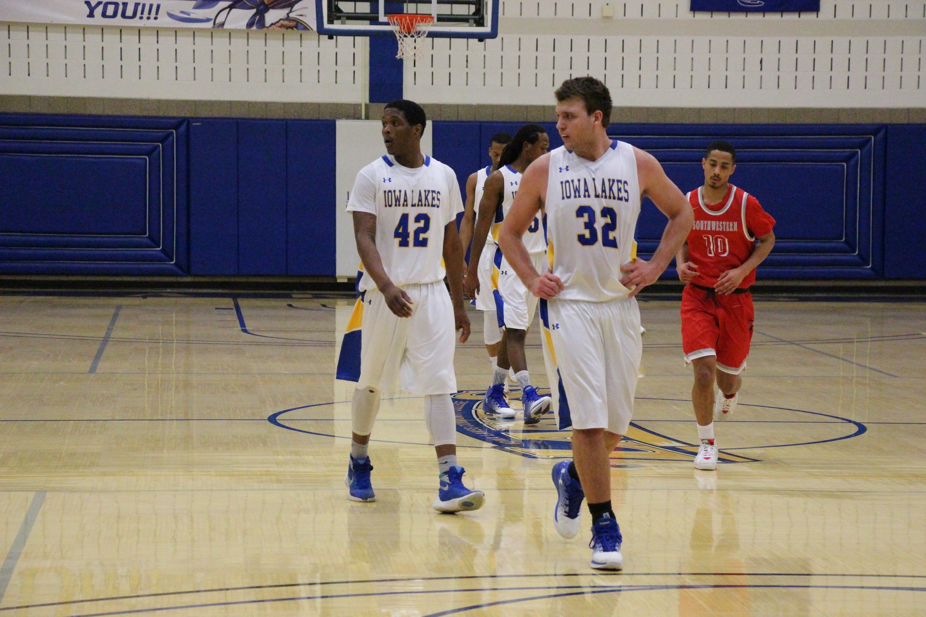 Lakers 77 Iowa Western 74