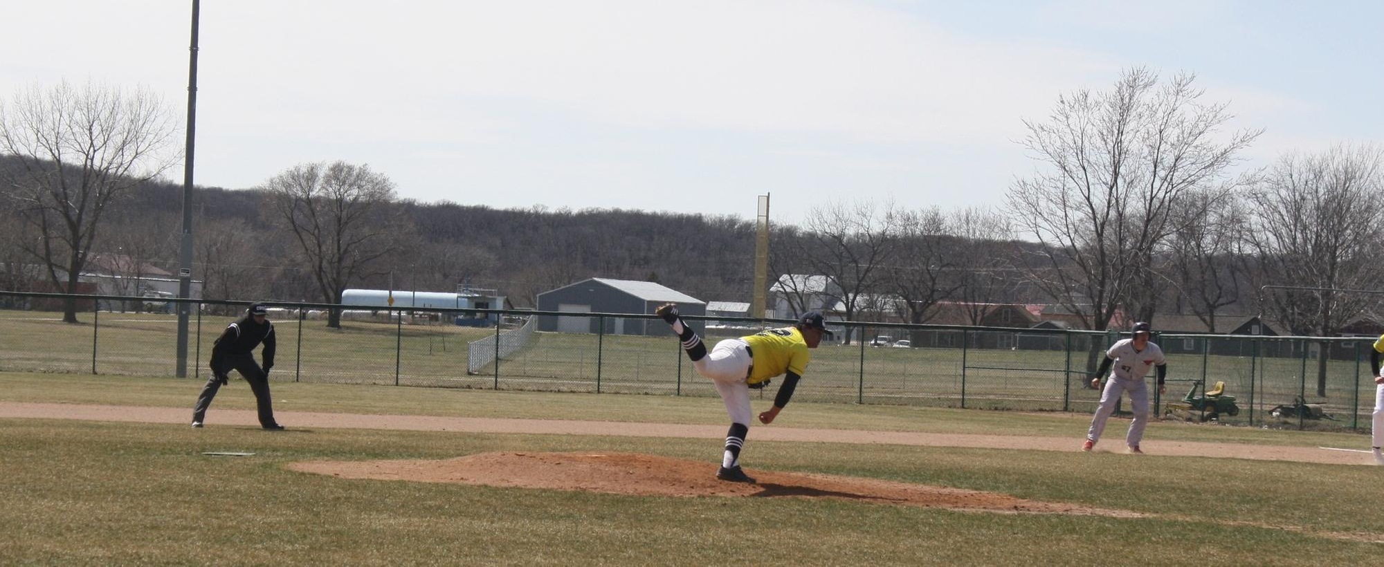 Hawks pitching shuts down Laker
