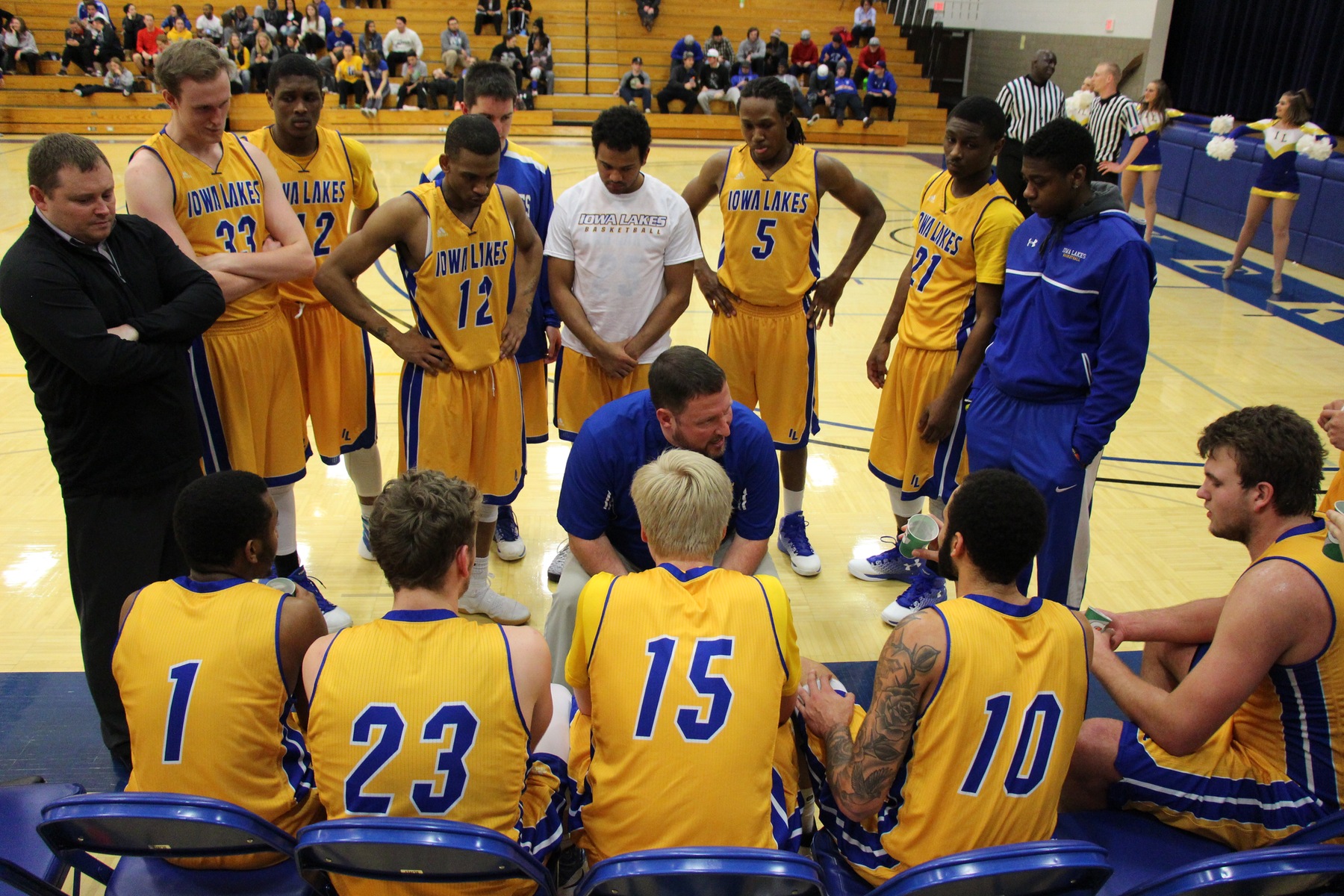 Iowa Lakes Men's Basketball Face #1 Southwestern