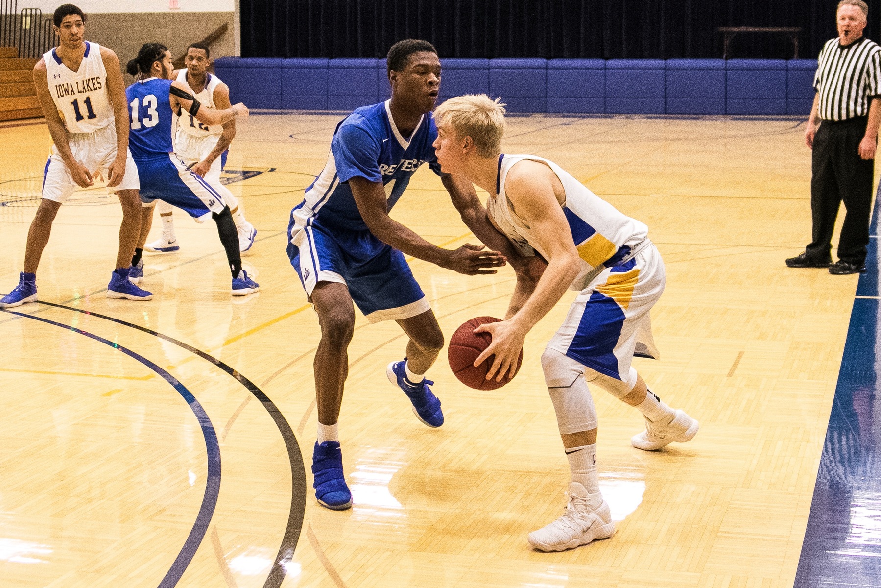 Lakers Beat NIACC 103-77