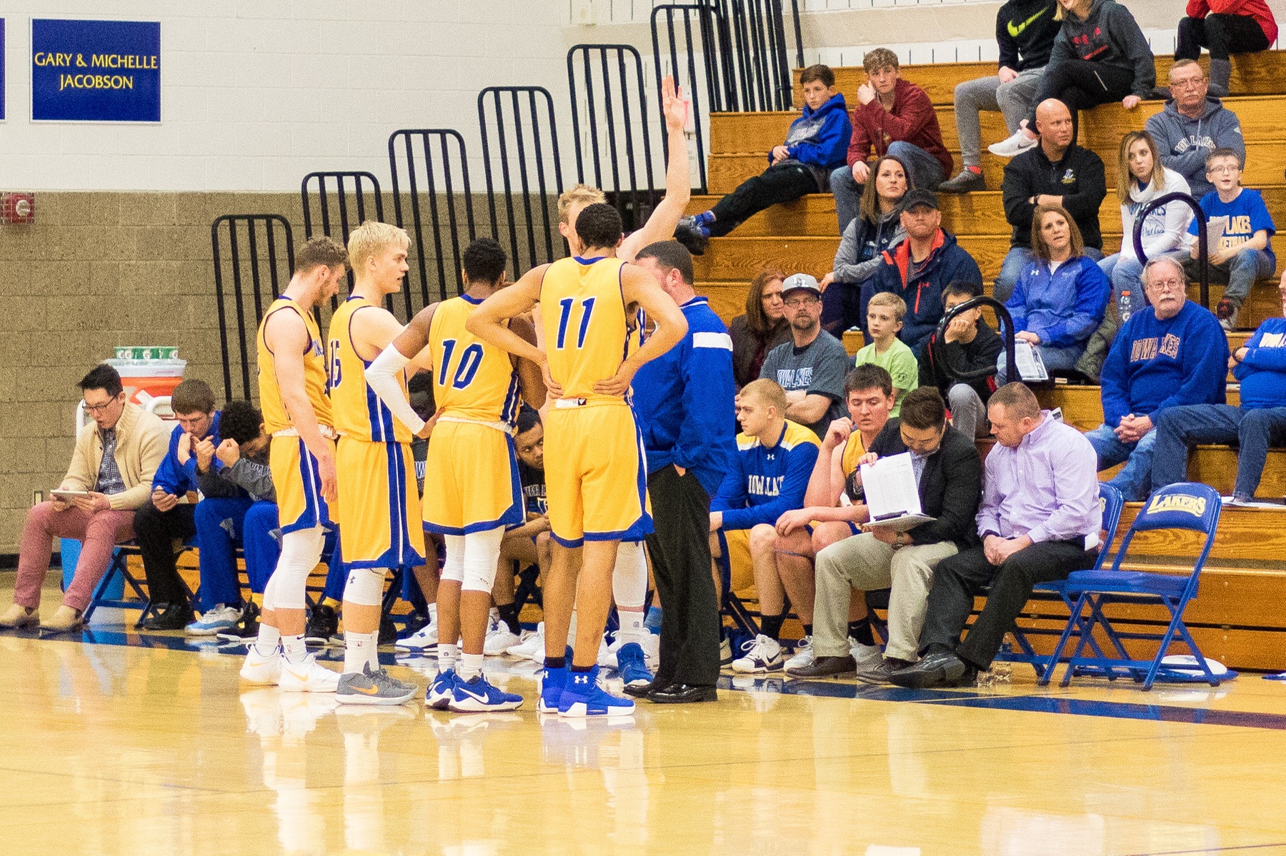 Lakers begin year ranked 20th