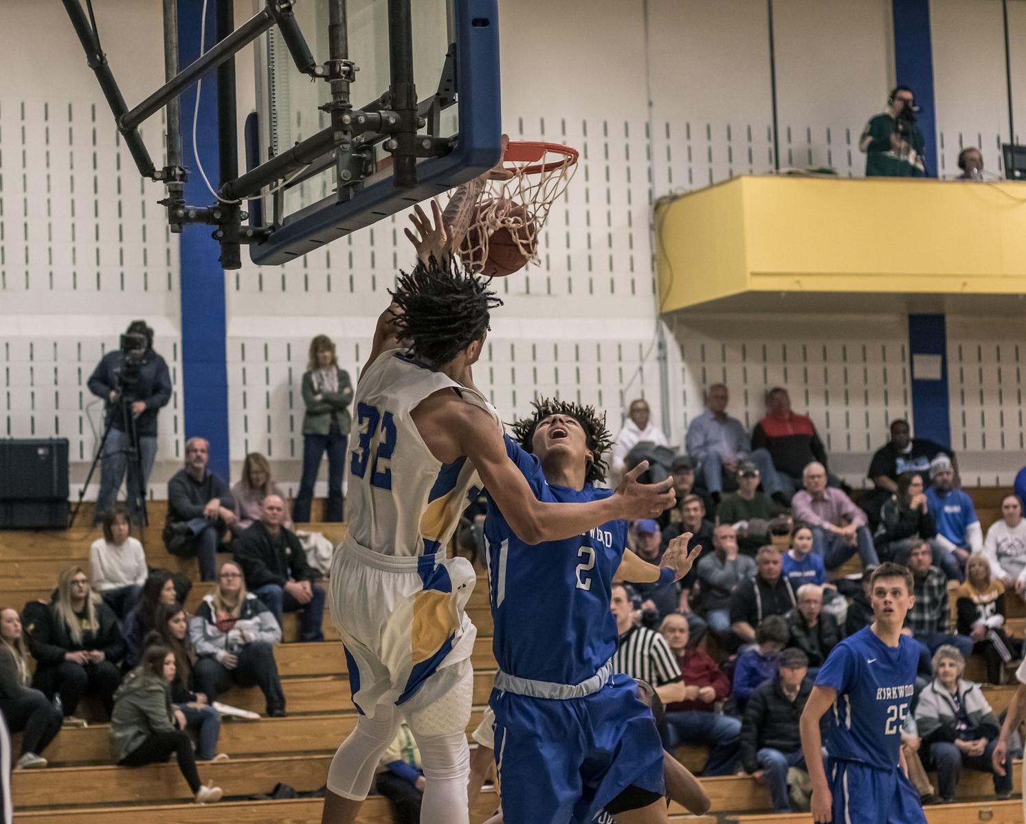 Lakers Host Tritons