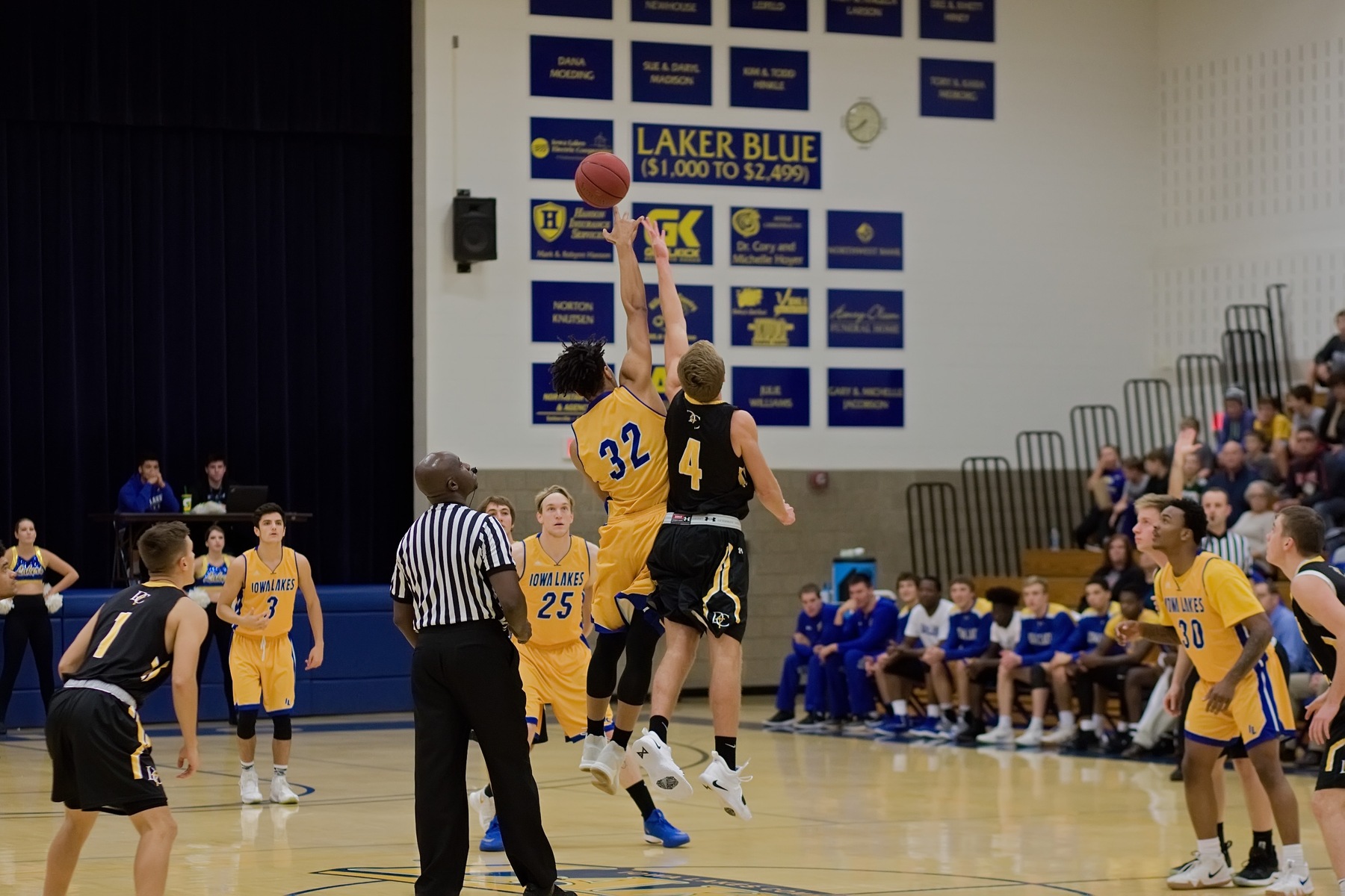 Lakers advance to Semifinals