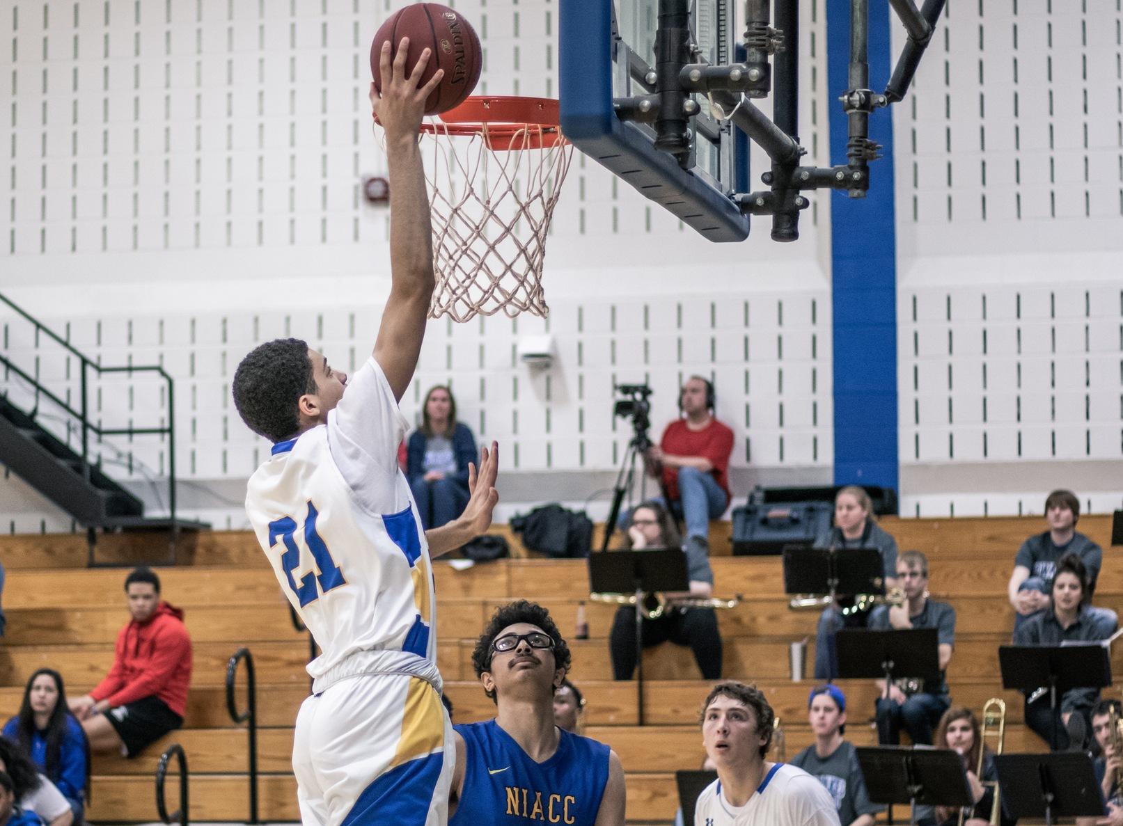 Lakers Host Graceland JV
