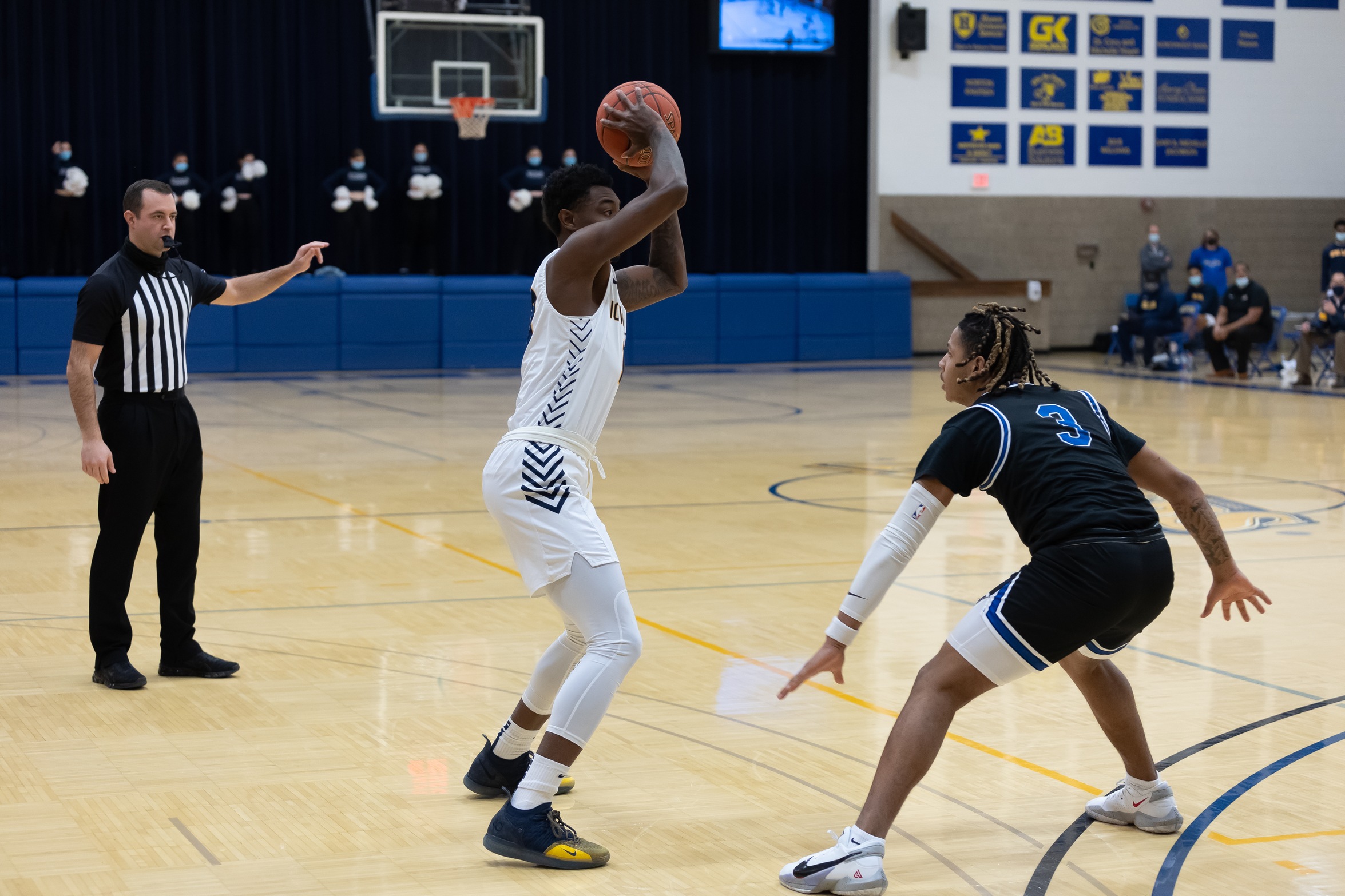 Lakers fall to NIACC