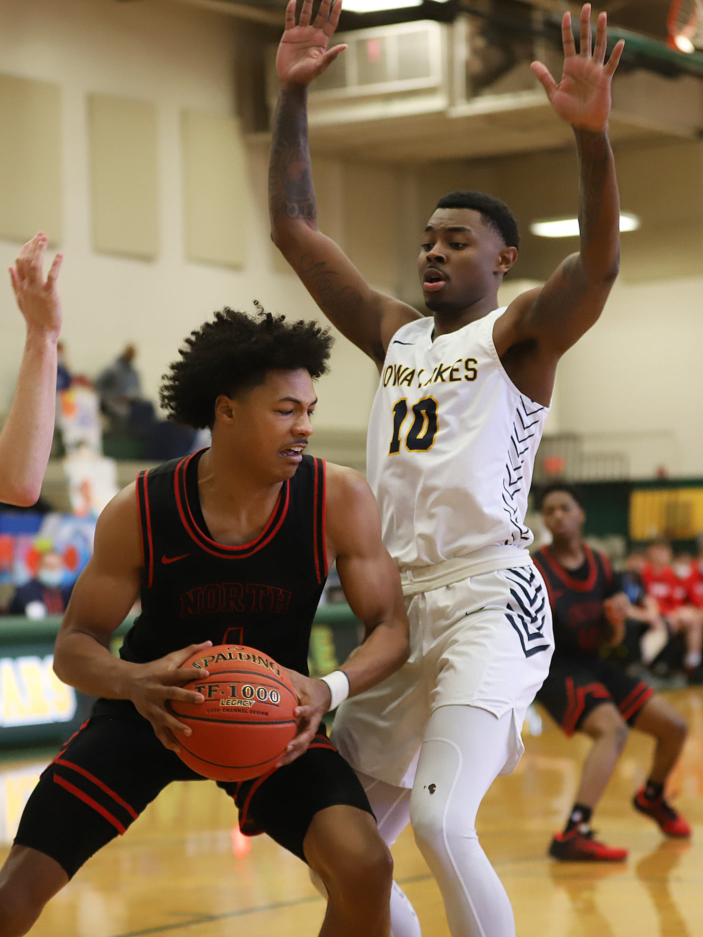 Lakers take one at Ellsworth