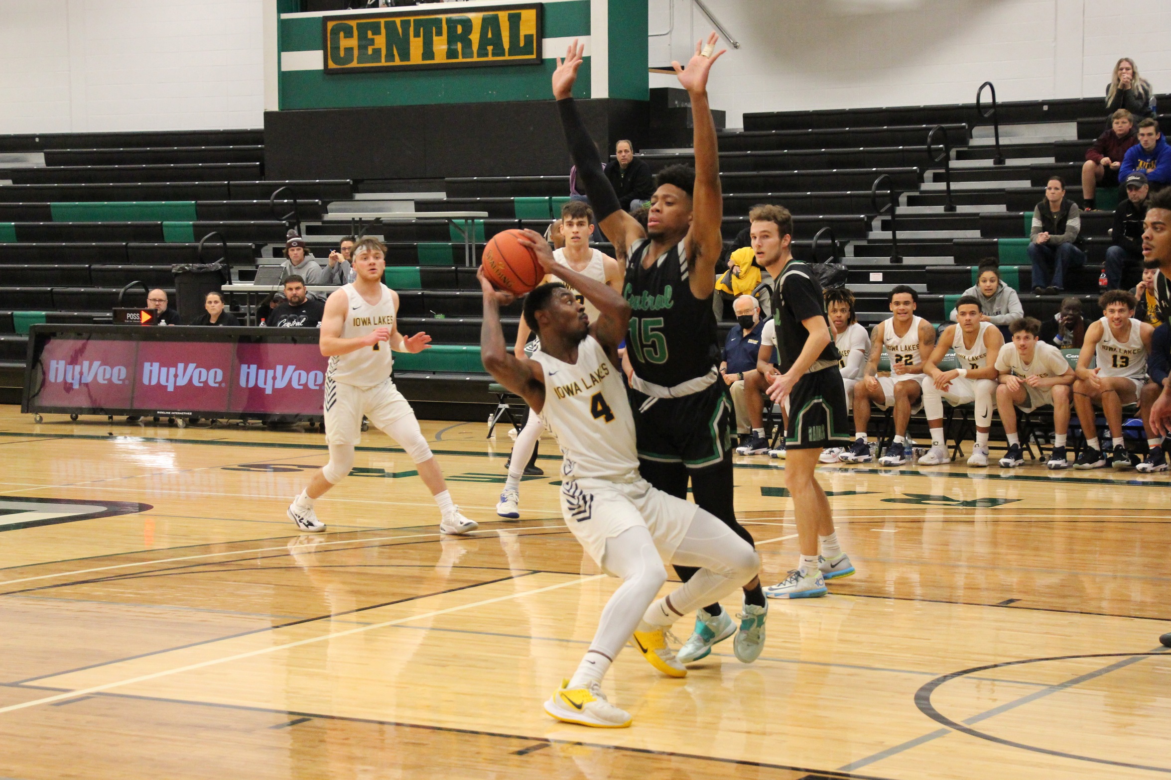 Lakers fall to DMACC