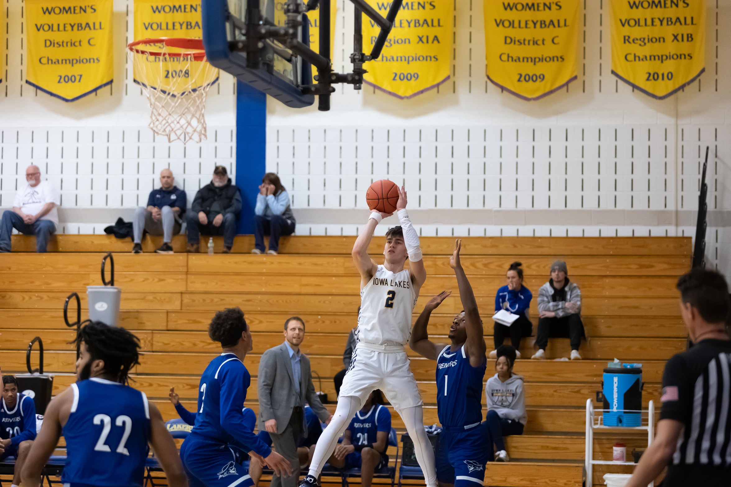 Lakers take care of Northeast