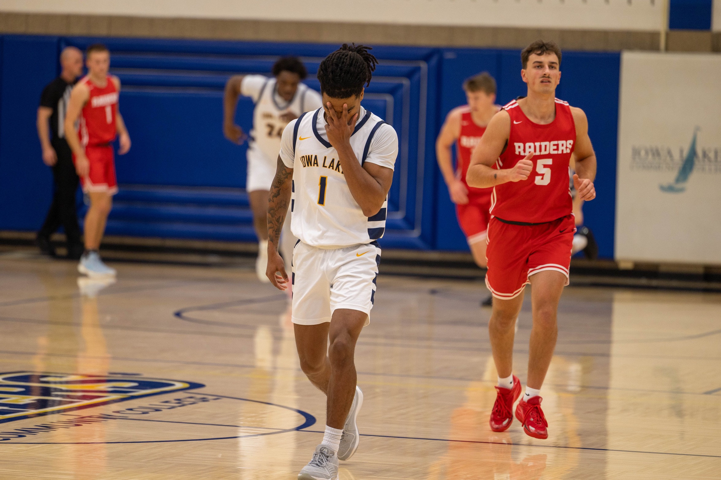 Lakers take down Southwestern at home, 73-61