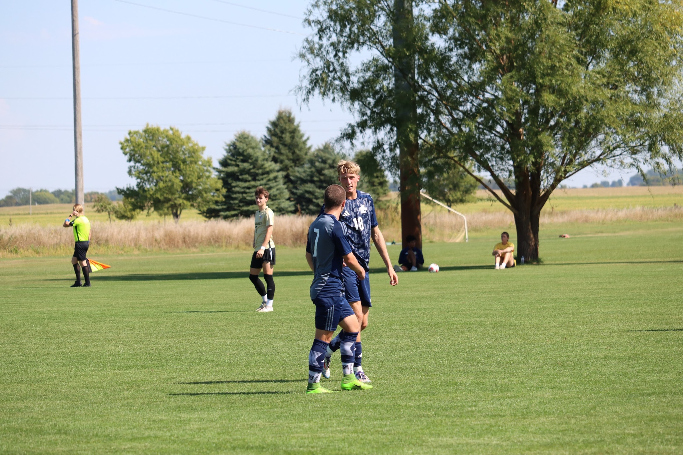 Iowa Lakes win in Mason City, 4-1.