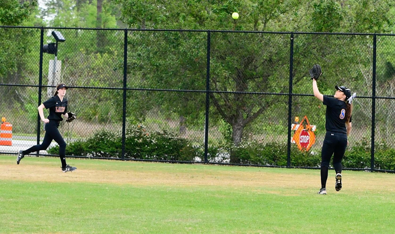 Laker Softball Breaks Top 20 in National Poll