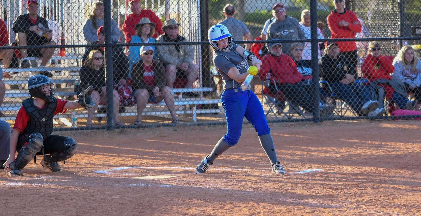 Lakers Close With a Pair of Victories