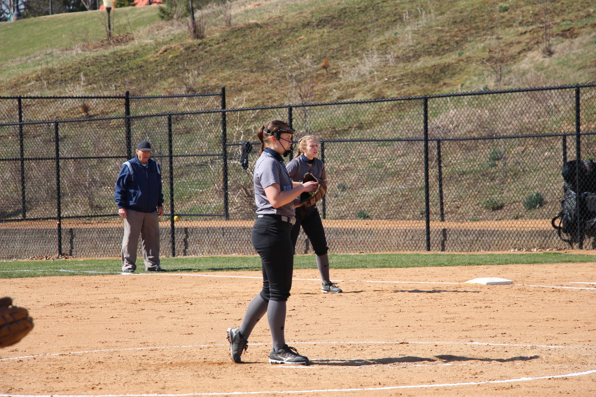 Lakers Split with Indian Hills