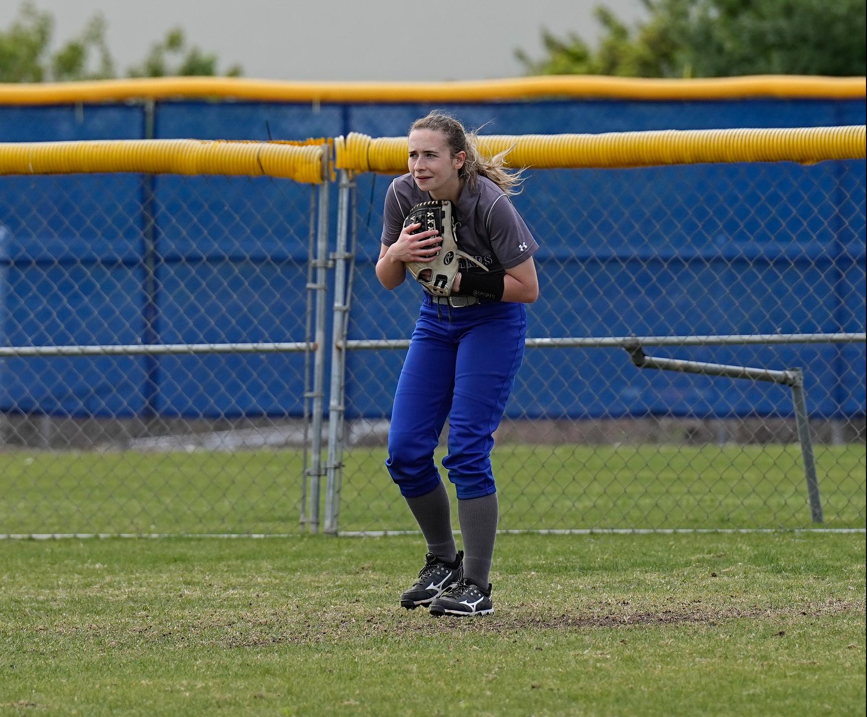 Lakers Split With Division I Iowa Western