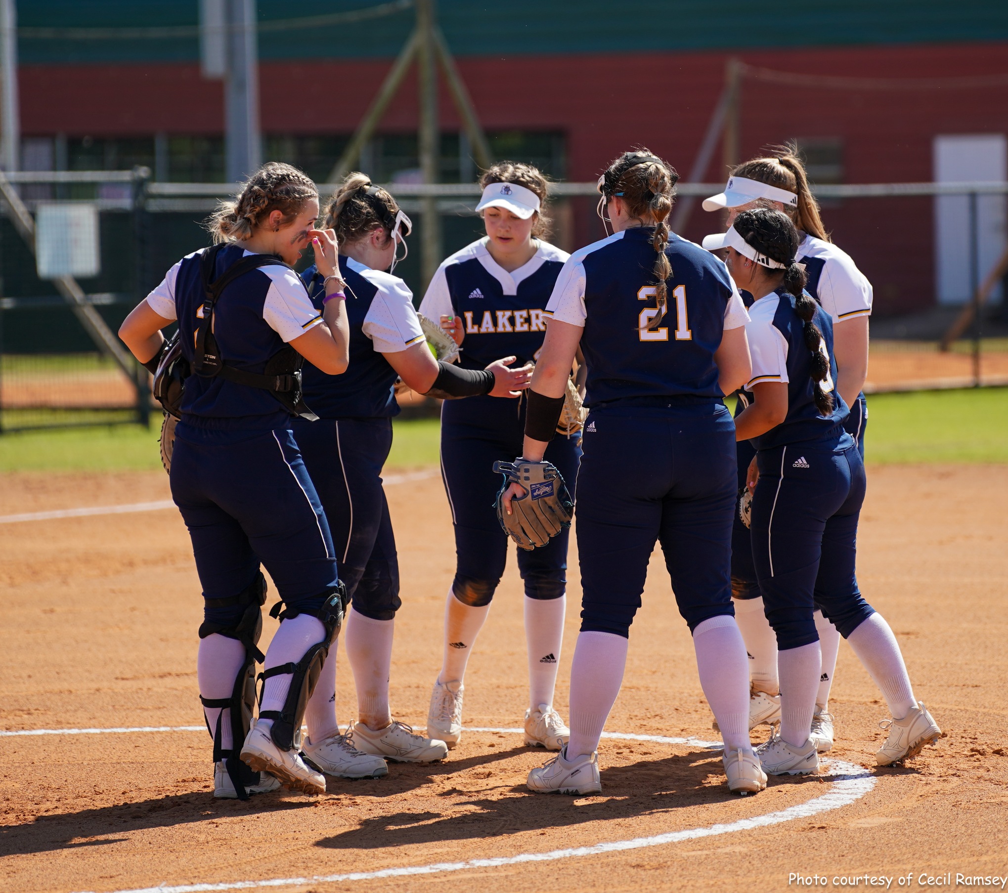 Lakers Split with Bobcats