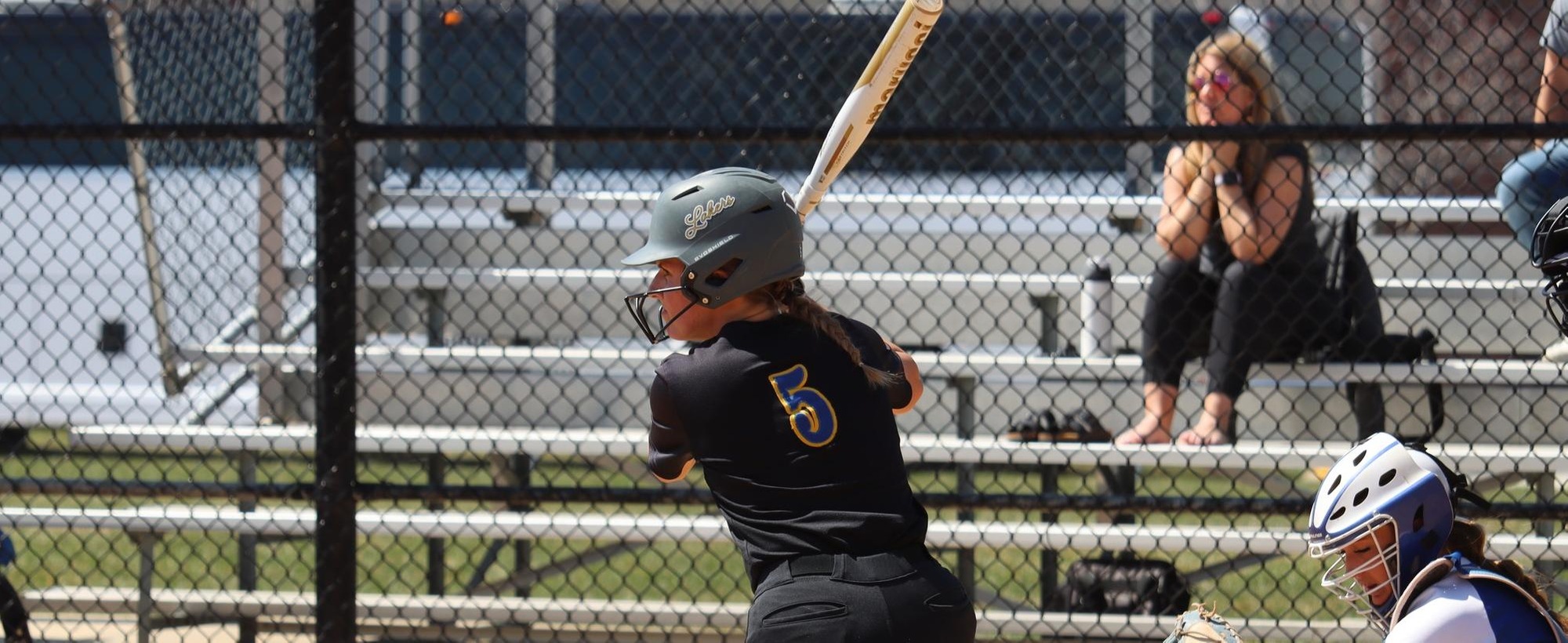 Lakers Sweep First Weekend Out