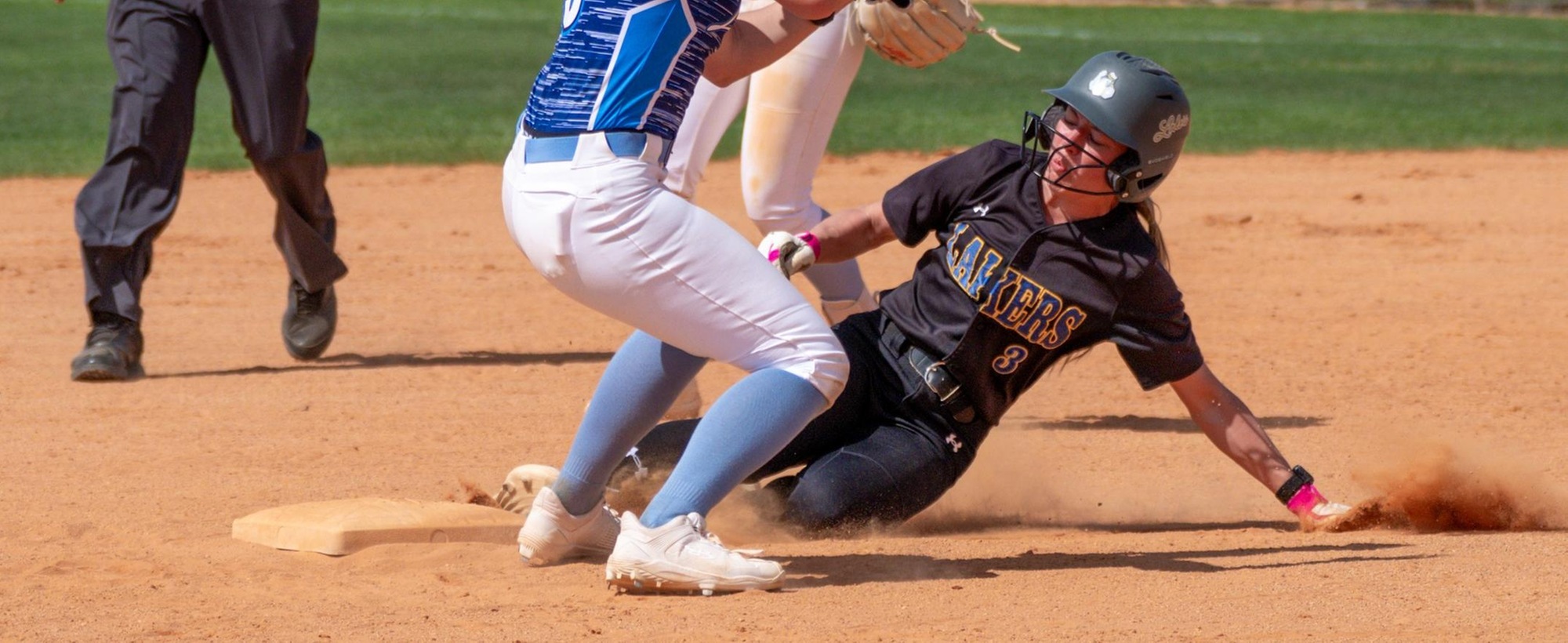 Lakers Sail Smoothly to Two Wins