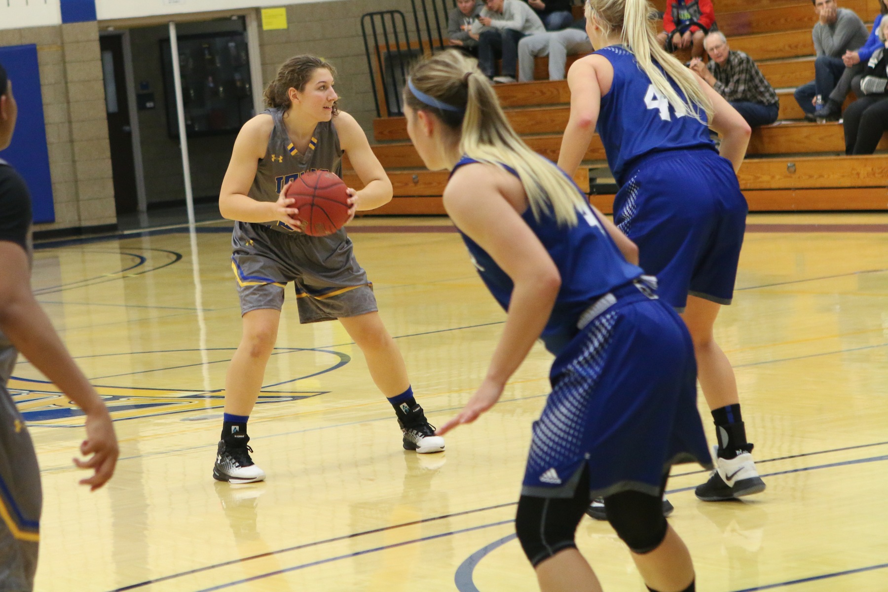 Lakers drop one to North Platte