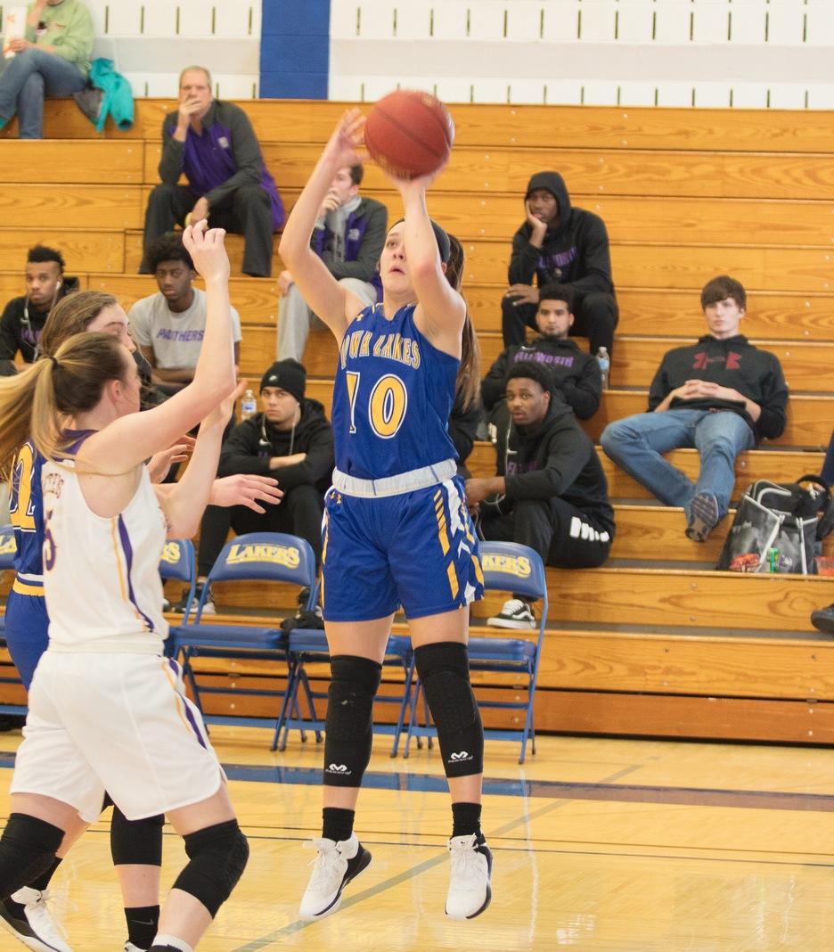 Lakers Top Buena Vista JV