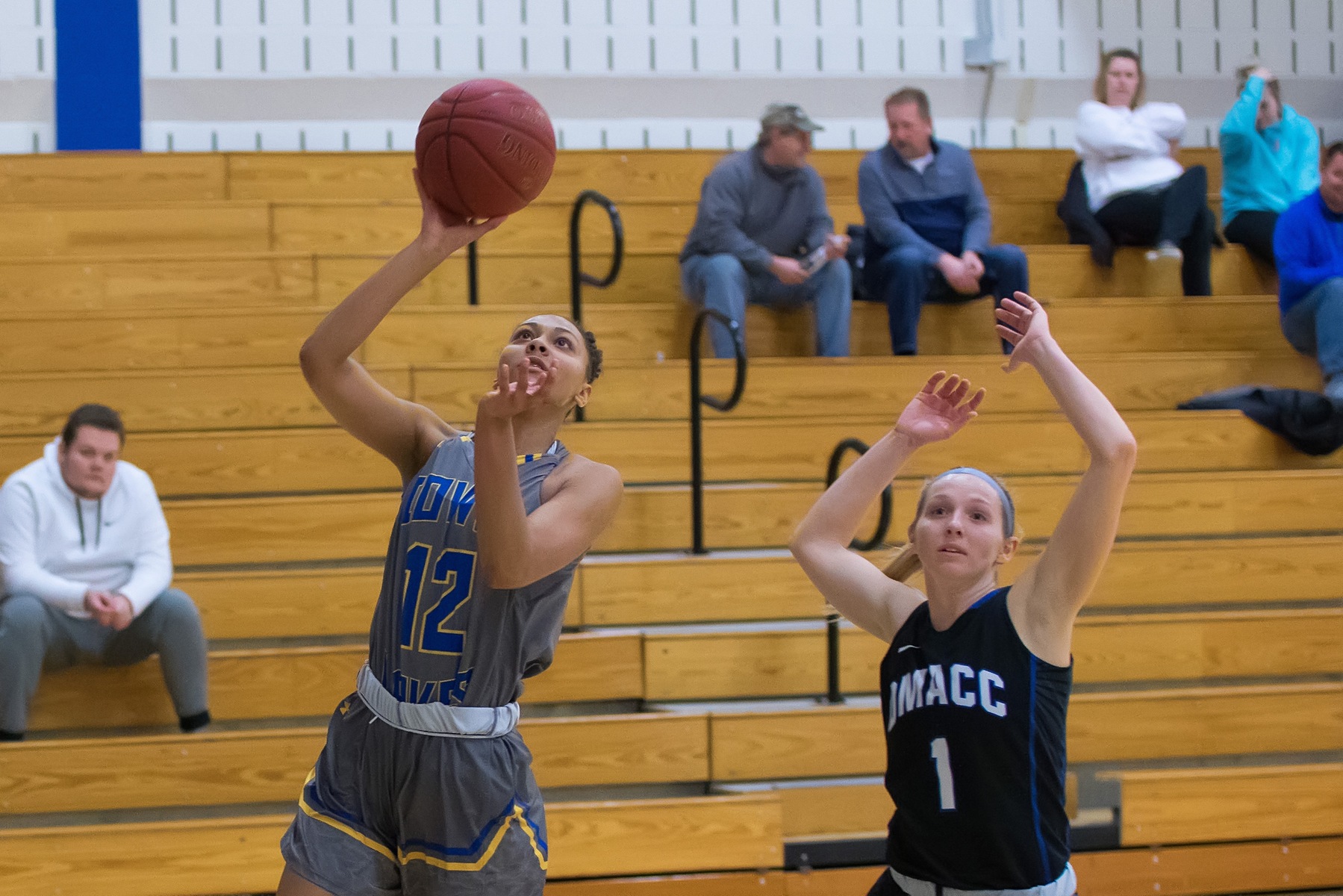 #2 Kirkwood downs Iowa Lakes