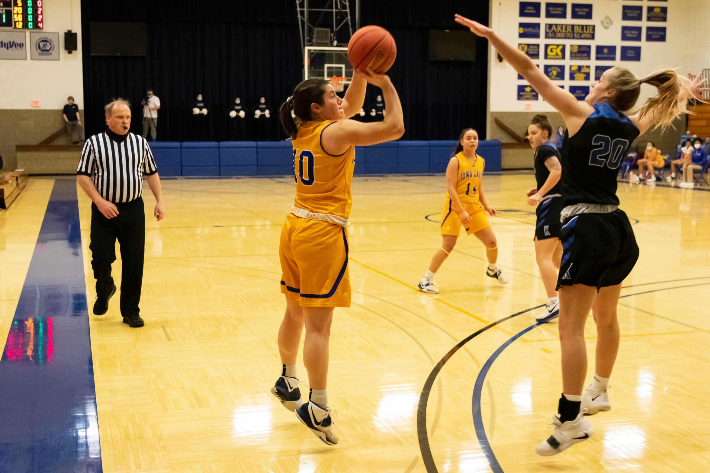 Lakers Fall on the Road