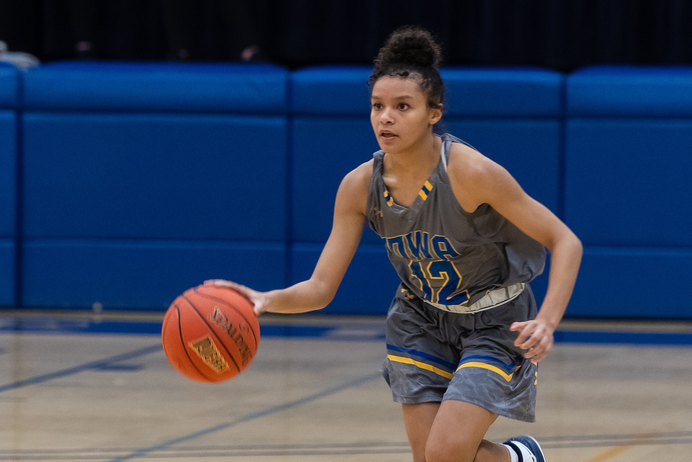 Iowa Lakes Tops Marshalltown