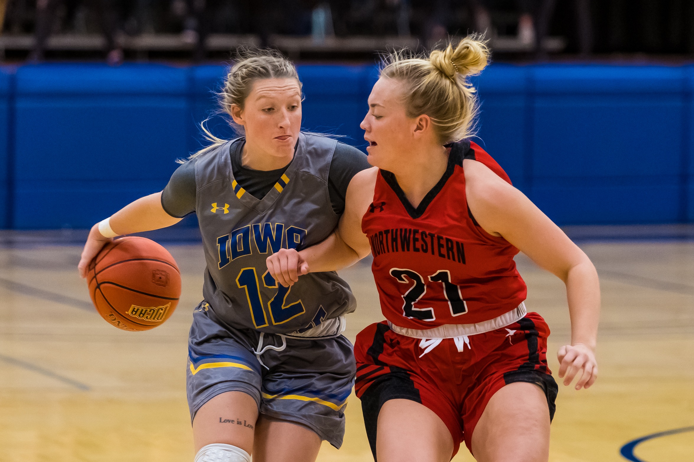 Iowa Lakes Tops Minnesota West
