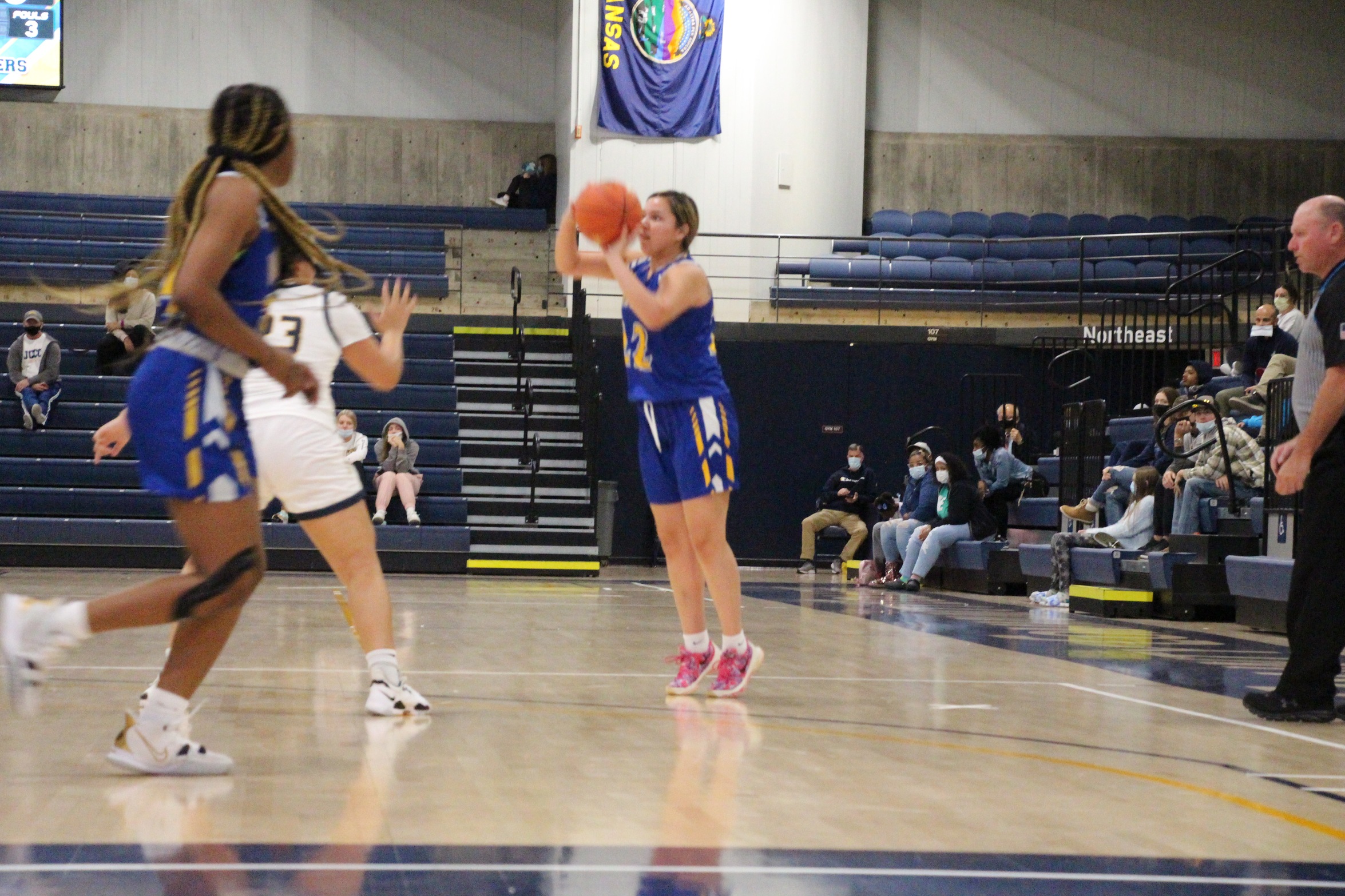 Lakers Host Southwestern in Conference Opener