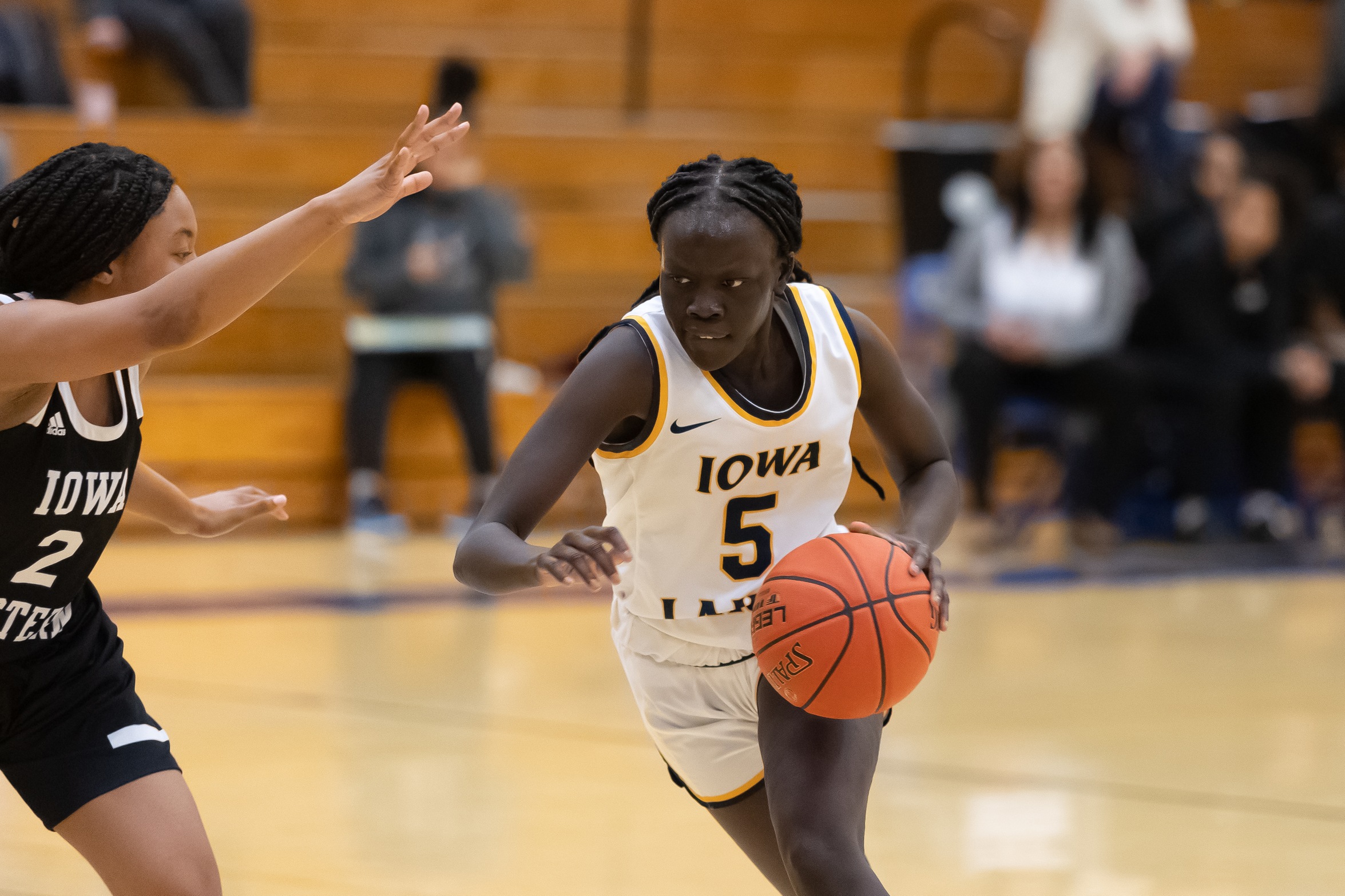 Lakers Win on the Road at Southwestern
