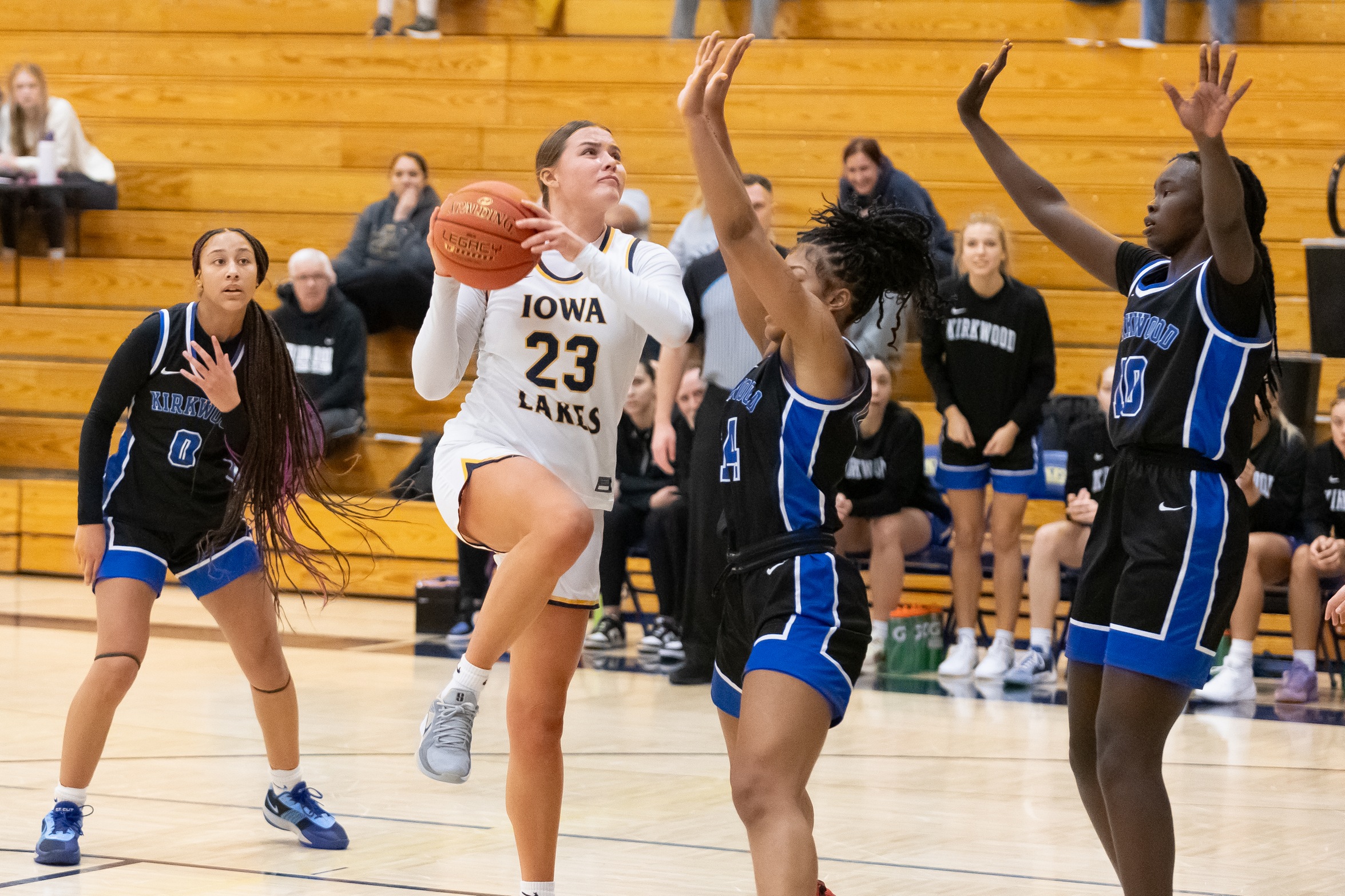 Lakers Win on the Road at Southwestern