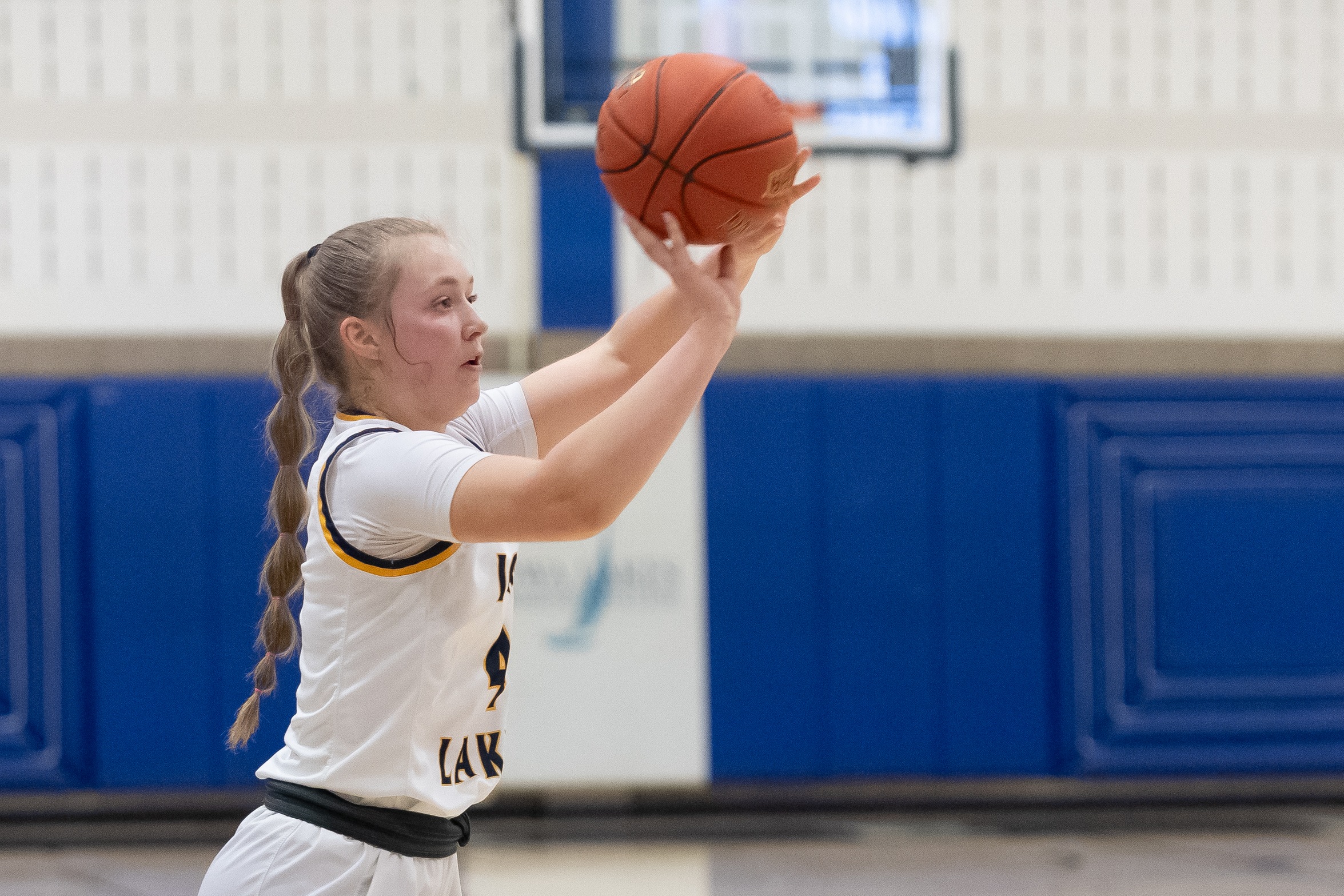 Lakers Fall to DMACC Bears