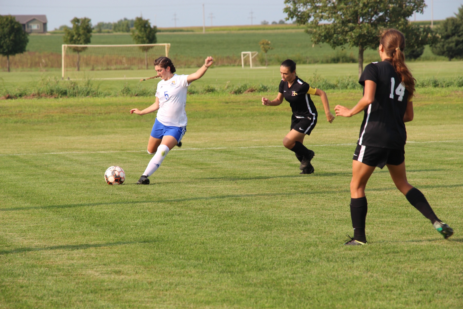 Iowa Lakes falls to Indian Hills 5-3