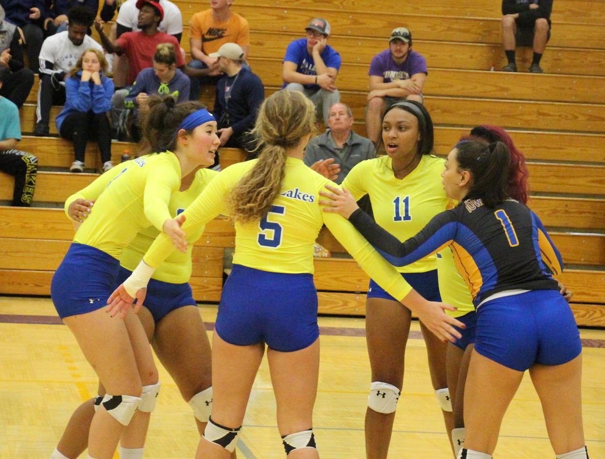 Trojans Dominate Lakers